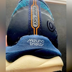 MIZUNO Enerzy Waive Sky Men’s running shoes. - Size 12